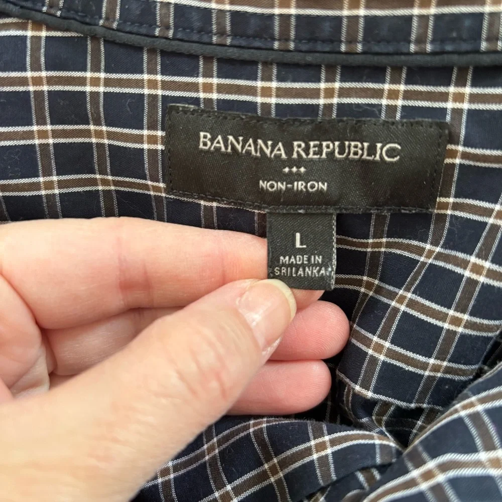 Banana Republic Navy Checkered Men”s Shirt Large